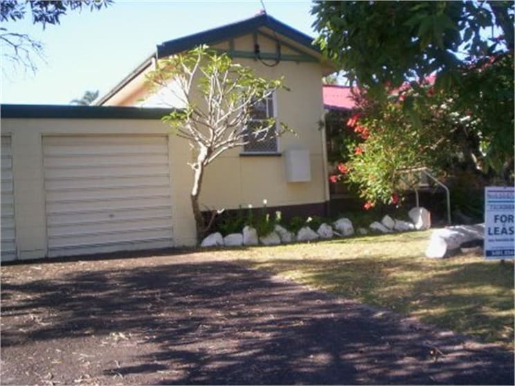 Click to view all images 11 Osterley Ave Caloundra QLD 4551 - Image 3