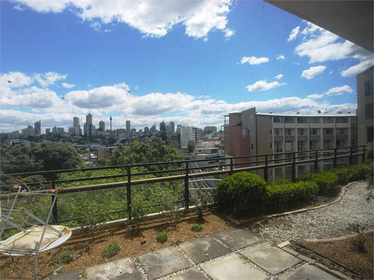Click to view all images Suite 5, 2 New Mclean Street Edgecliff NSW 2027 - Image 3