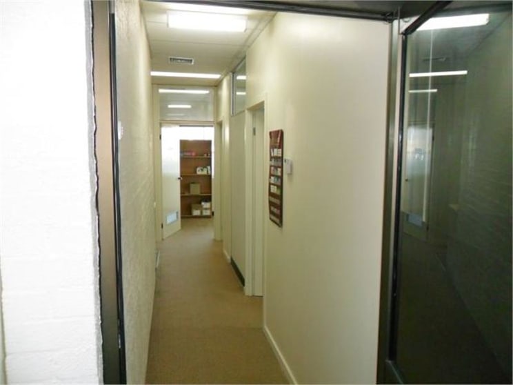 Click to view all images 6 Gloucester Avenue Berwick VIC 3806 - Image 2