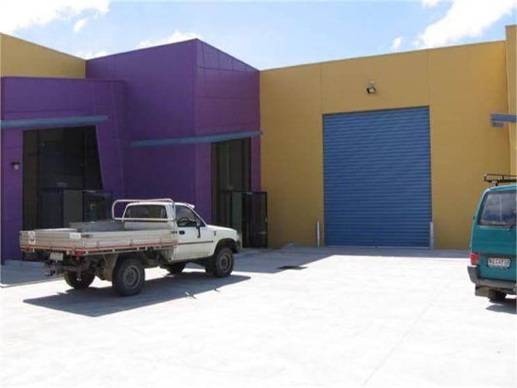 Click to view all images Unit 1, 12 Deblin Drive Narre Warren VIC 3805 - Image 1