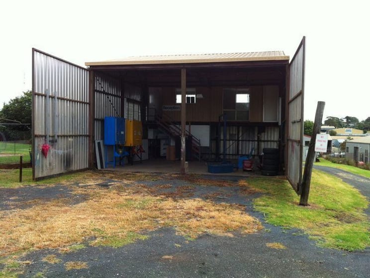 Click to view all images 23 Boothby Street Toowoomba City QLD 4350 - Image 2