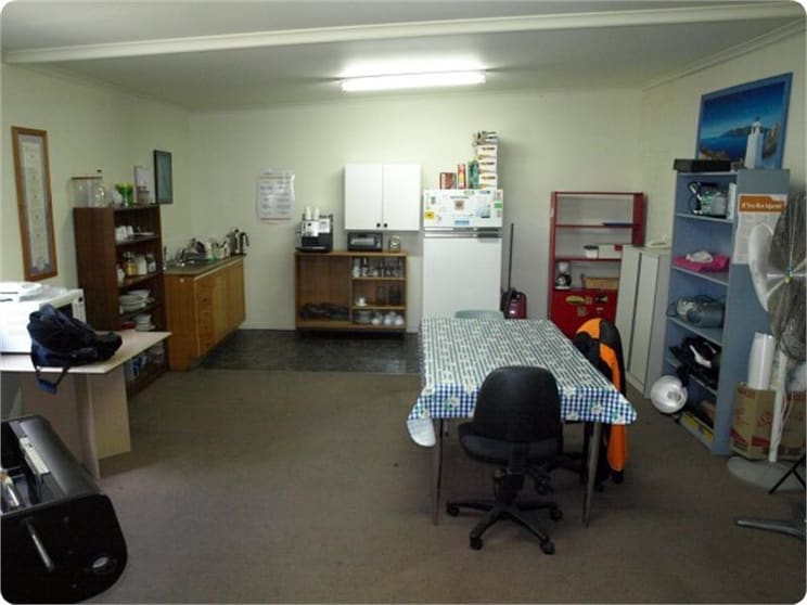 Click to view all images 8 Commercial Road Highett VIC 3190 - Image 3