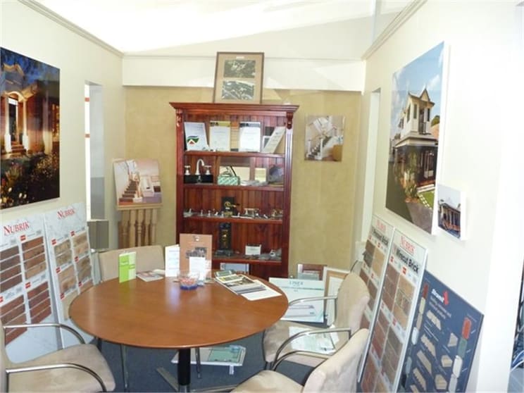 Click to view all images 152 Rooks Road Nunawading VIC 3131 - Image 3