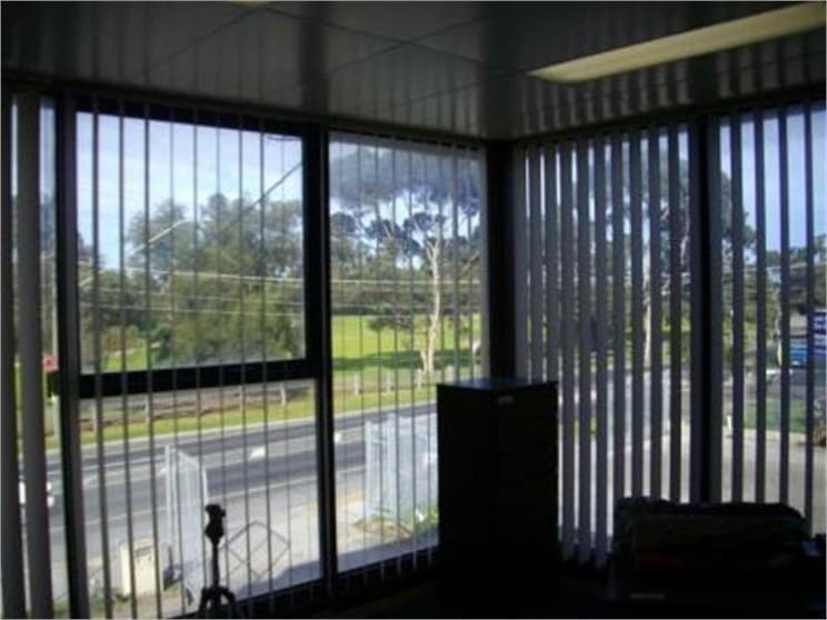 Click to view all images 35 Governor Road Mordialloc VIC 3195 - Image 2