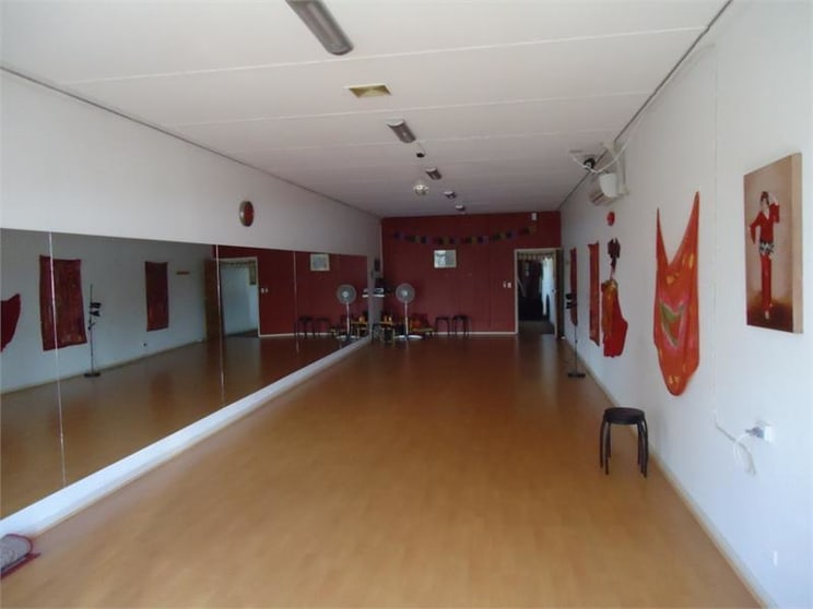 Click to view all images 114 Main Street Croydon VIC 3136 - Image 2