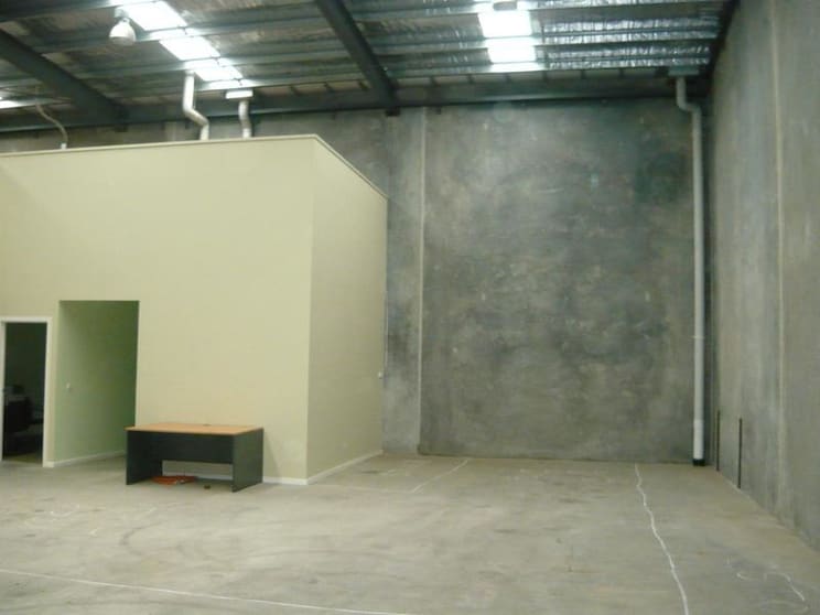 Click to view all images 39 Whitehill Avenue Sunshine VIC 3020 - Image 3
