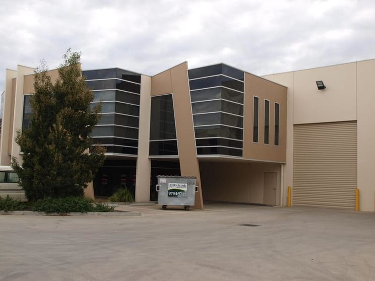 Click to view all images 7/7 Lakewood Bld Carrum Downs VIC 3201 - Image 3