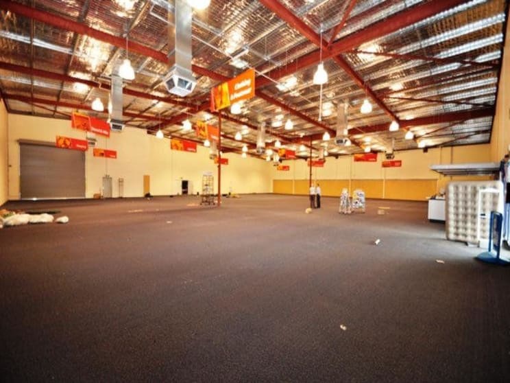 Click to view all images 1968 Beach Road Malaga WA 6090 - Image 3