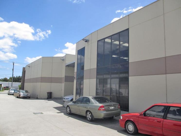 Click to view all images 12B Aristoc Road Glen Waverley VIC 3150 - Image 3