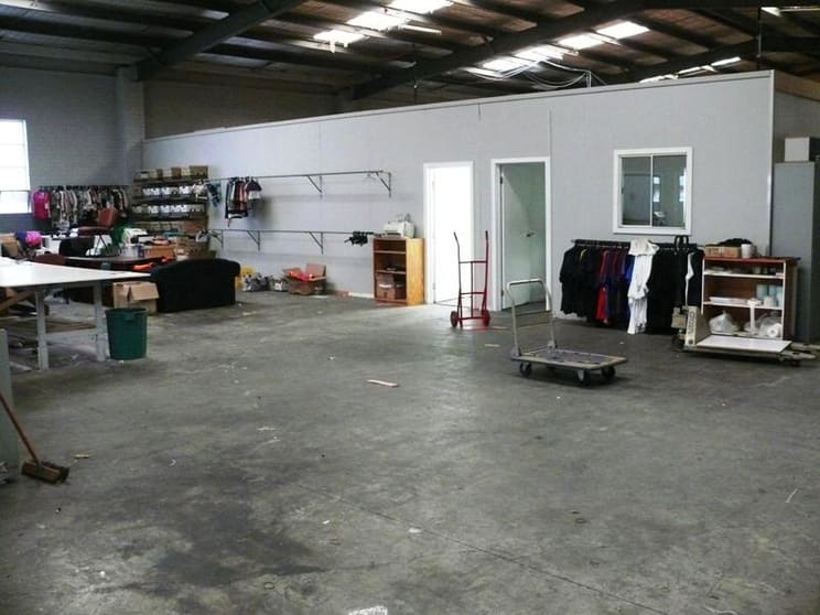 Click to view all images 185 Fulham Road Fairfield VIC 3078 - Image 2