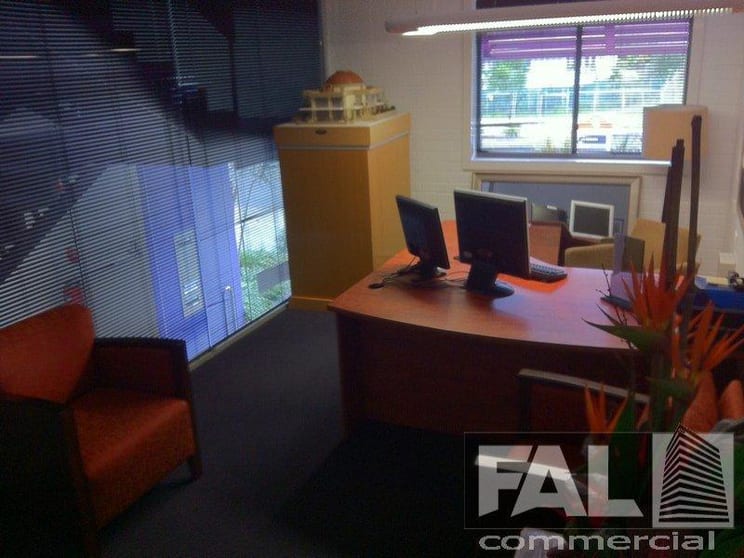 Click to view all images Toowong QLD 4066 - Image 1