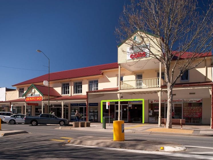 Click to view all images 2/114 Sharp Street Cooma NSW 2630 - Image 1