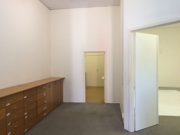 Click to view all images 1 Corner of Wollongong and Kembla Street Fyshwick ACT 2609 - Image 2