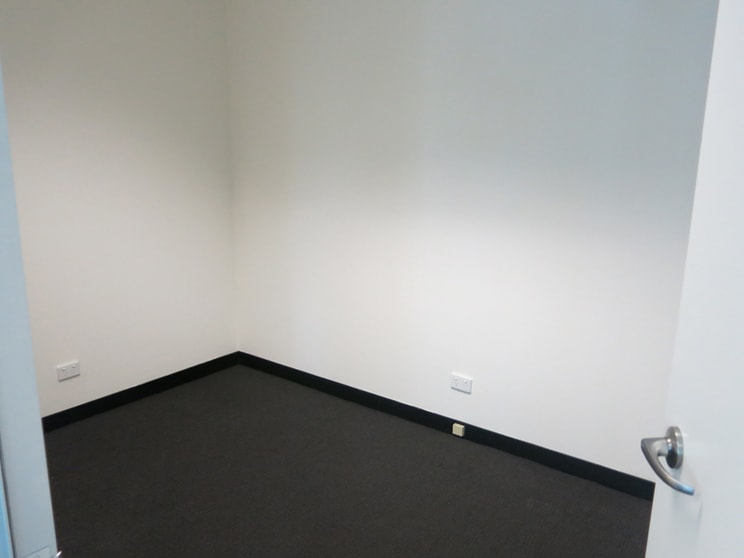 Click to view all images 28/3 Westside Avenue Port Melbourne VIC 3207 - Image 2