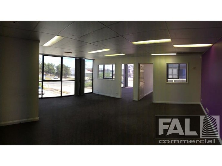 Click to view all images 4/23 Richland Avenue Coopers Plains QLD 4108 - Image 2