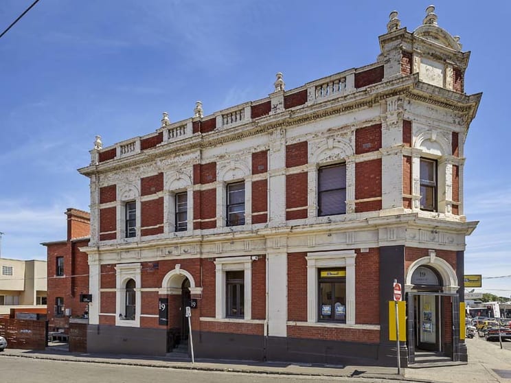 Click to view all images 1/17 Grey Street St Kilda VIC 3182 - Image 2