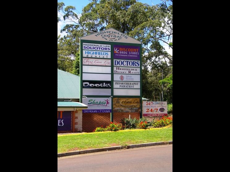 Click to view all images 3/2 Plaza Circle Highfields QLD 4352 - Image 2