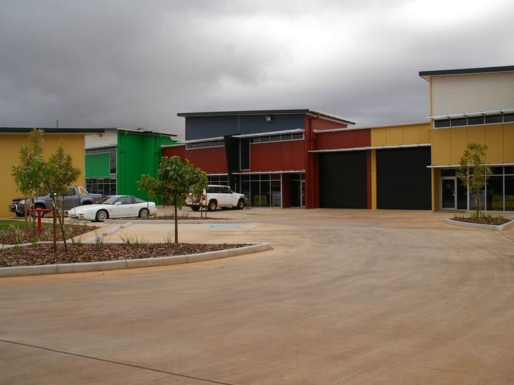 Click to view all images 6/189 Anzac Avenue Harristown QLD 4350 - Image 1