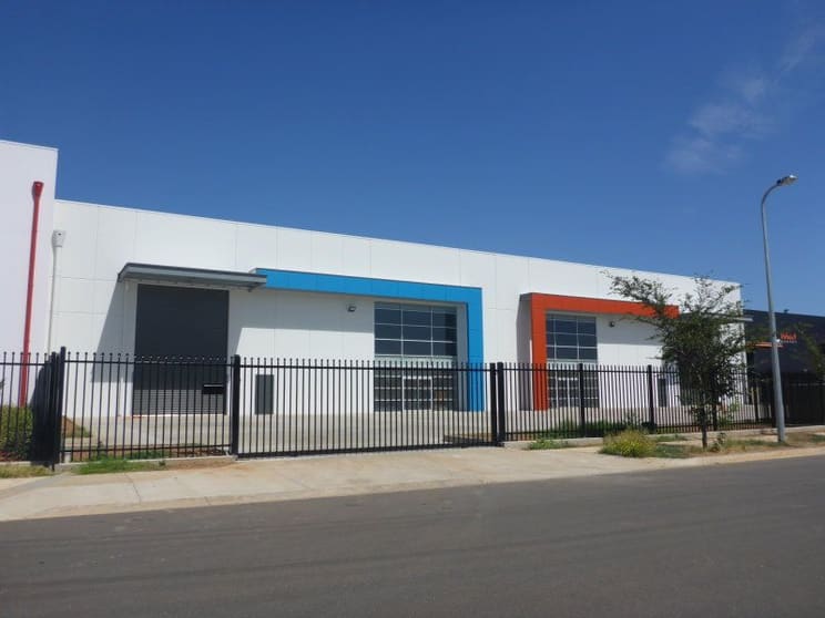 Click to view all images 5 Myer Court Beverley SA 5009 - Image 2