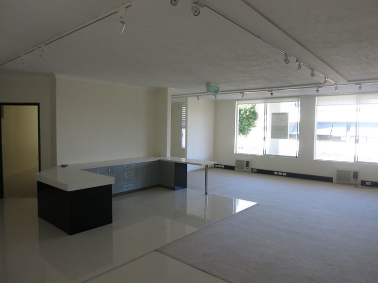 11/22 Tedder Avenue Main Beach QLD 4217 - Image 1