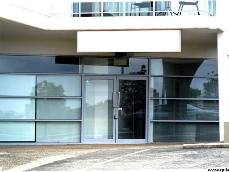 Click to view all images 2/137 Scottsdale Drive Robina QLD 4226 - Image 2