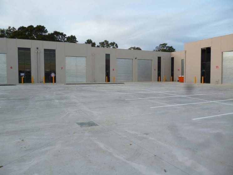Click to view all images Unit 7/27-31 Sharnet Circuit Pakenham VIC 3810 - Image 3