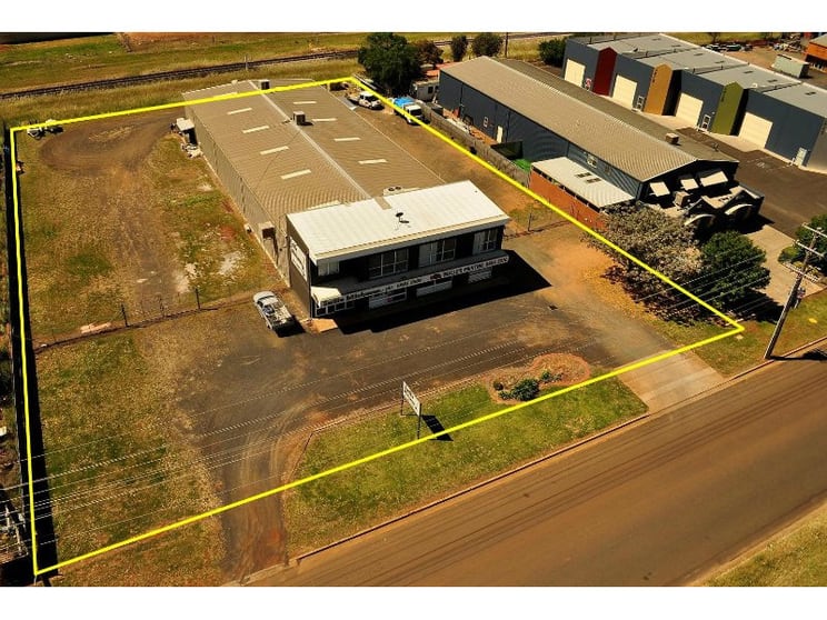 Click to view all images 38-40 Mountbatten Drive Dubbo NSW 2830 - Image 3