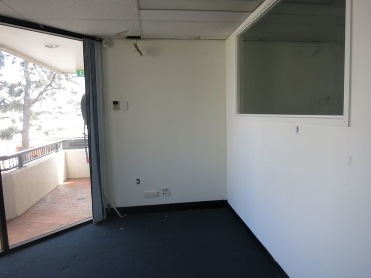 8/23 Nind Street Southport QLD 4215 - Image 3