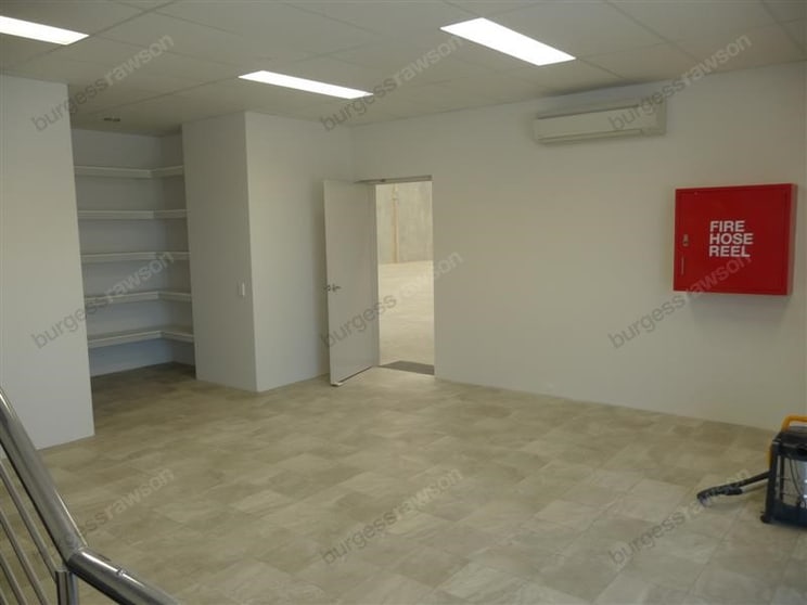 Click to view all images 17B Sphinx Way Bibra Lake WA 6163 - Image 3