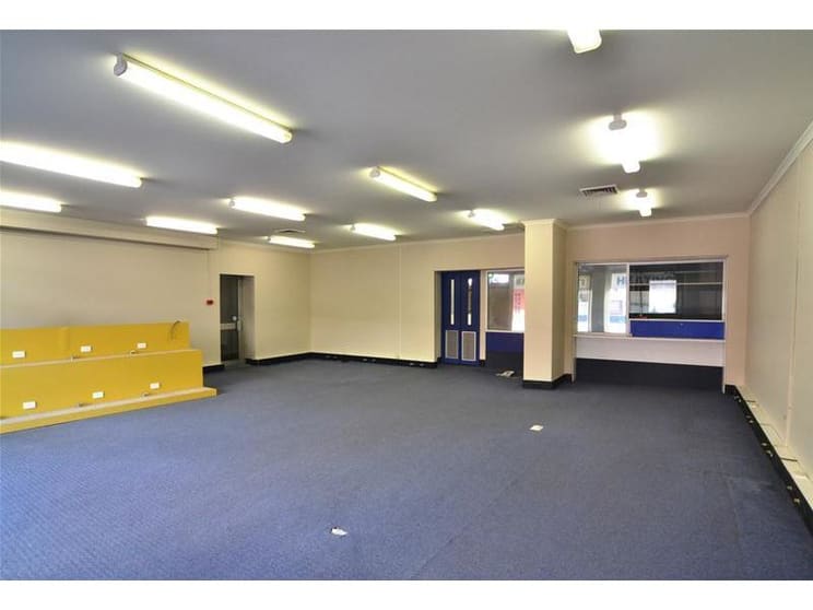Click to view all images Shop 2/353 - 357 High Street Maitland NSW 2320 - Image 3