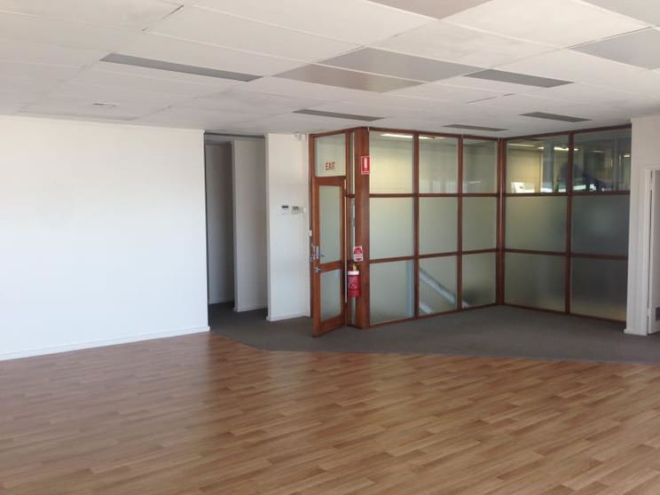 Click to view all images 7-11 Botany St Phillip ACT 2606 - Image 2