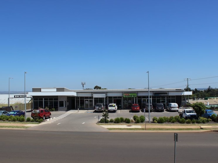 Click to view all images 1/3 Walters Drive Harristown QLD 4350 - Image 1