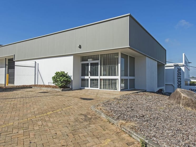 Click to view all images 7 Fletcher Road Bethania QLD 4205 - Image 2