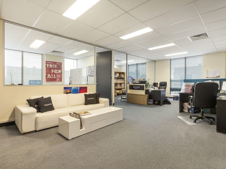 Click to view all images 8/137-145 Rooks Road Nunawading VIC 3131 - Image 3