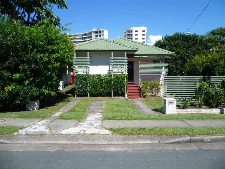 Click to view all images 30 Omrah Avenue Caloundra QLD 4551 - Image 1
