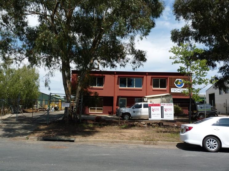 Click to view all images 33 Leewood Dr Orange NSW 2800 - Image 3