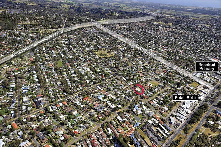 Click to view all images 2 Cairns Road Rosebud VIC 3939 - Image 3