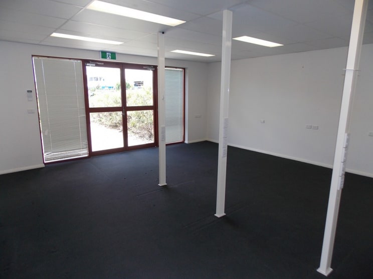 Click to view all images 2/12 Channel Road Mayfield West NSW 2304 - Image 3