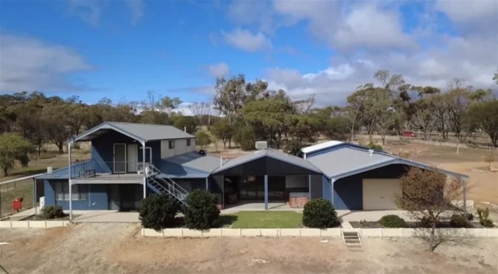 Click to view all images 2130 Top Beverley-York Road Mount Hardey WA 6302 - Image 1