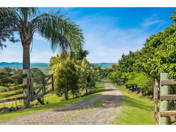 Click to view all images 305 Brandenburg Road Mooloolah Valley QLD 4553 - Image 1