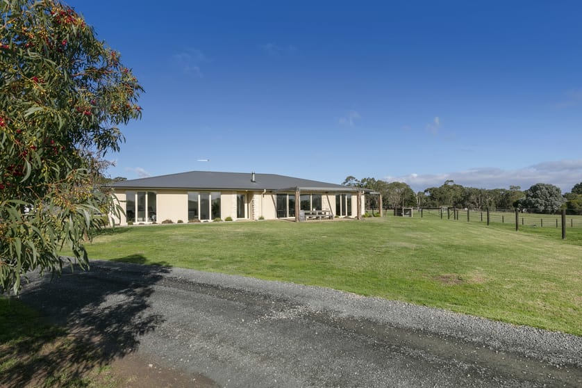 Click to view all images 7 Wonderland Avenue Tuerong VIC 3915 - Image 3