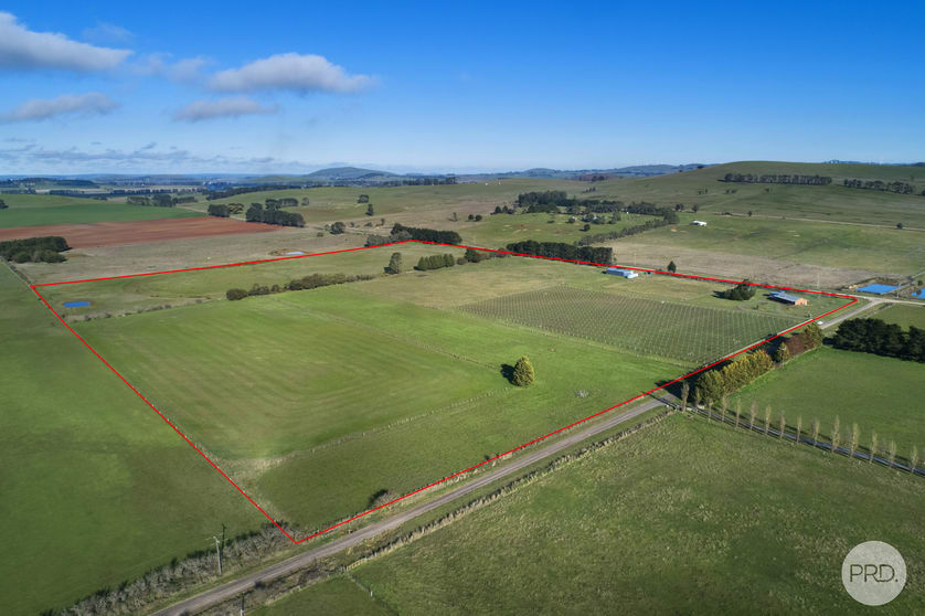 Click to view all images 137 Griffins Road Coghills Creek VIC 3364 - Image 2