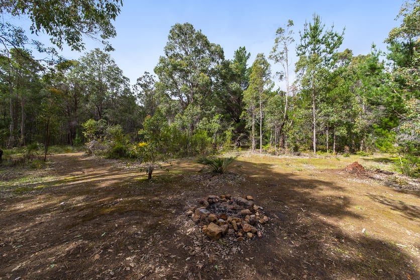 Click to view all images 58 Rowe Road Nannup WA 6275 - Image 3