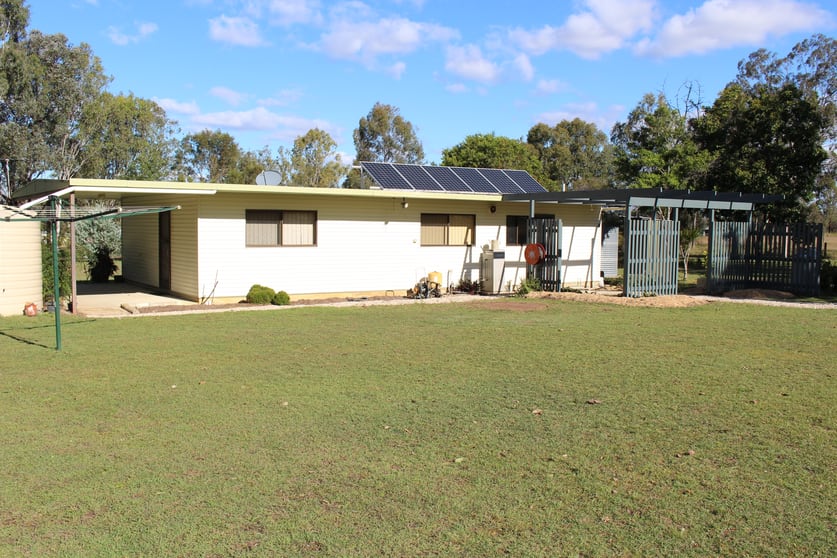 Click to view all images 9 Markai Road Lockyer Waters QLD 4311 - Image 2