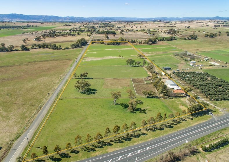 Click to view all images 14670 New England Hwy Tamworth NSW 2340 - Image 1