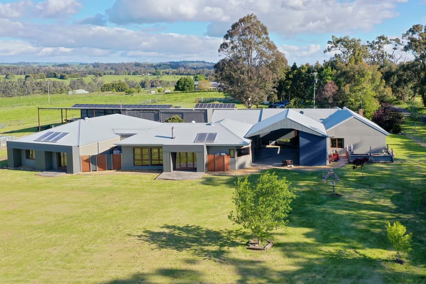 Click to view all images 20 West Jindivick Road Jindivick VIC 3818 - Image 3