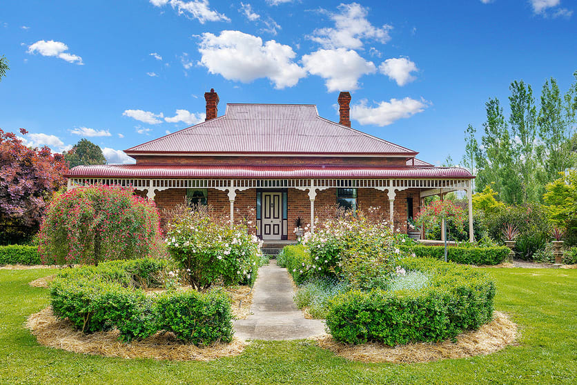 Click to view all images 271 Pierrepoint Road Hamilton VIC 3300 - Image 2