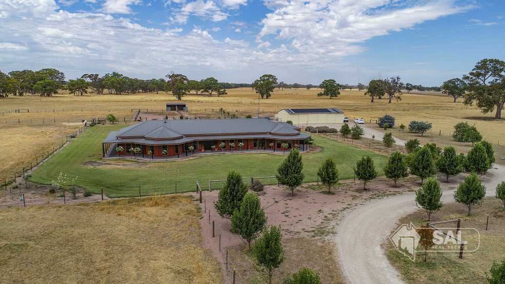 Click to view all images 152 Munn Road Naracoorte SA 5271 - Image 1