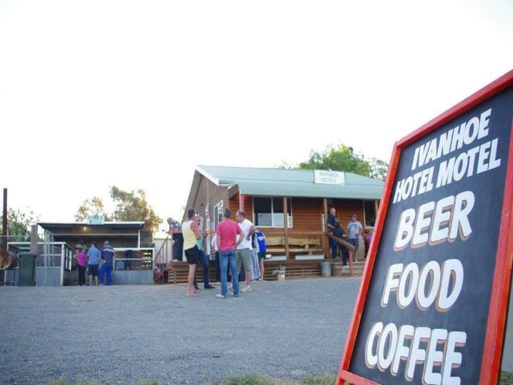 Click to view all images Hotel business for sale in Ivanhoe - Image 1