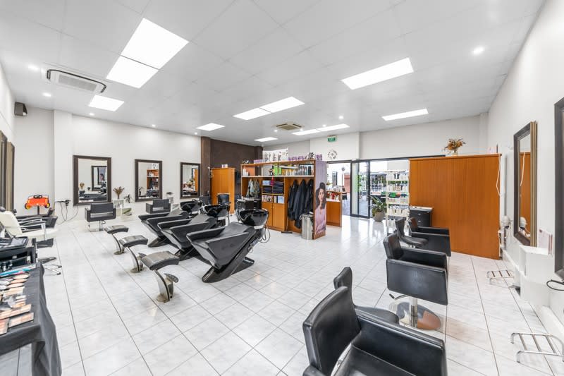 Click to view all images Scandal Hair & Beauty Clare SA 5453 - Image 3
